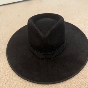 Stylish Black Wide-Brim Hat